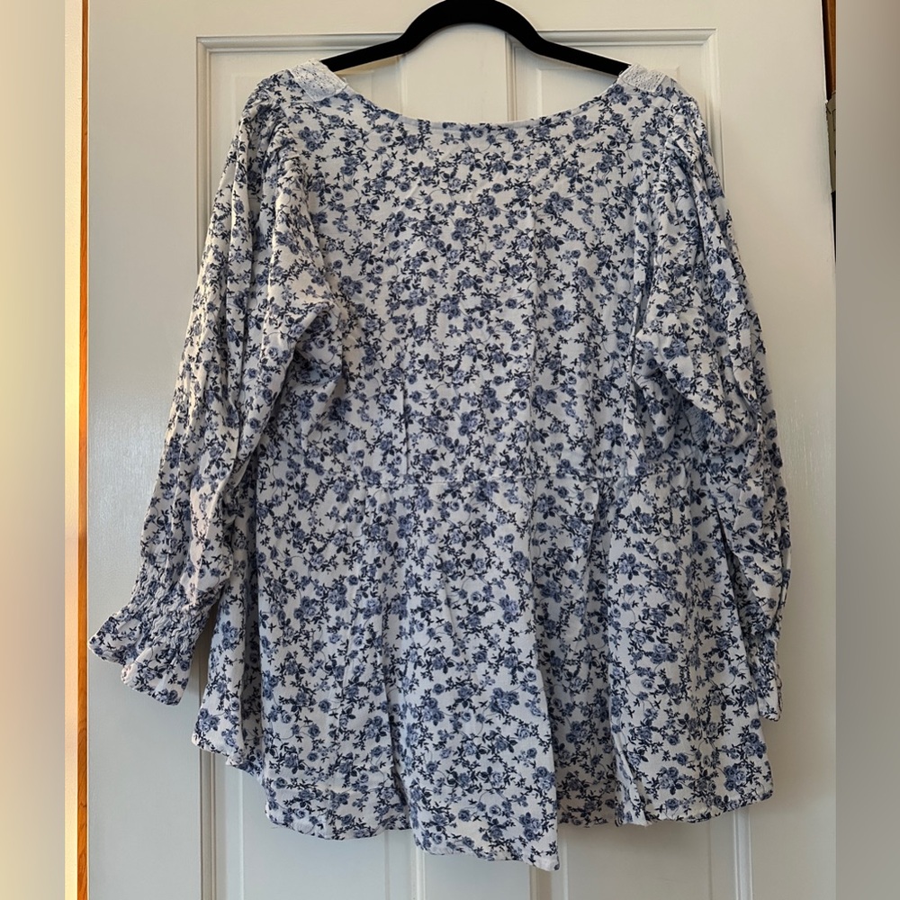 Torrid Babydoll Rayon Slub Lace Trim Long Sleeve Top Size 2 - Picture 2 of 6
